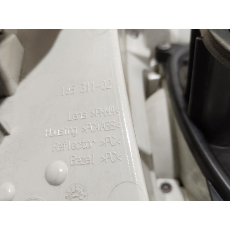 Recambio de piloto trasero derecho para skoda octavia iii (5e3, nl3, nr3) 1.5 tsi referencia OEM IAM 5E5945112B  