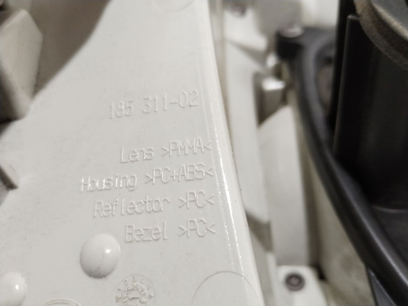 Recambio de piloto trasero derecho para skoda octavia iii (5e3, nl3, nr3) 1.5 tsi referencia OEM IAM 5E5945112B  