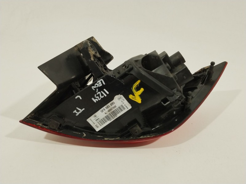 Recambio de piloto trasero izquierdo para seat leon st (5f8) style referencia OEM IAM 5F9945095  