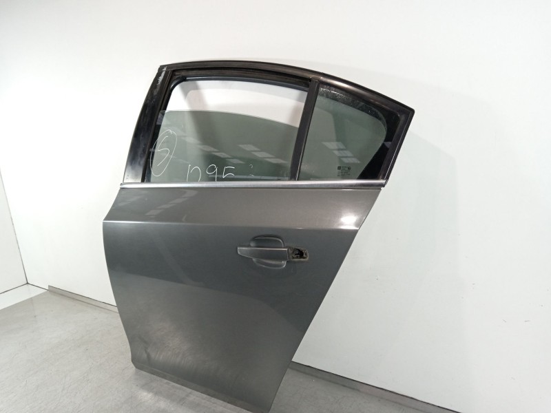 Recambio de puerta trasera izquierda para chevrolet cruze lt referencia OEM IAM   