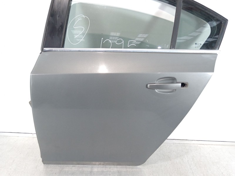 Recambio de puerta trasera izquierda para chevrolet cruze lt referencia OEM IAM   