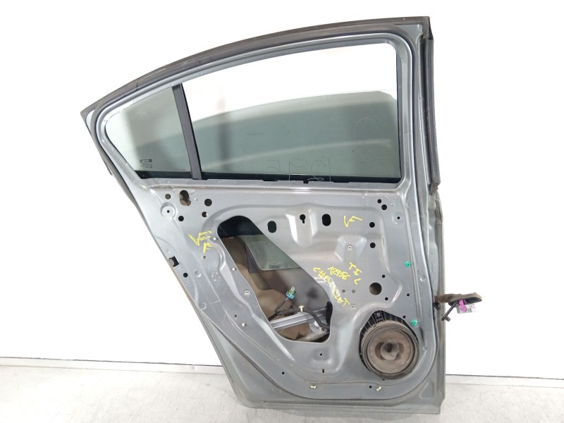 Recambio de puerta trasera izquierda para chevrolet cruze lt referencia OEM IAM   