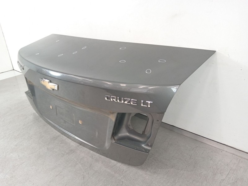 Recambio de tapa maletero para chevrolet cruze lt referencia OEM IAM   