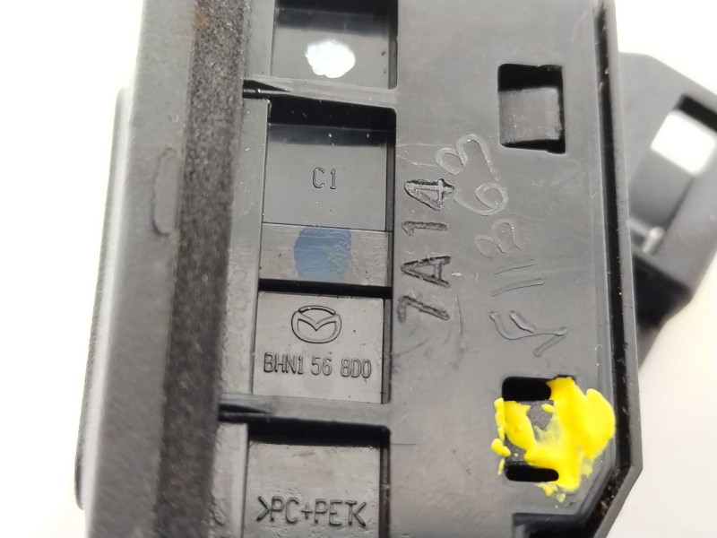 Recambio de maneta exterior porton para mazda cx-3 luxury referencia OEM IAM BHN1568D0  