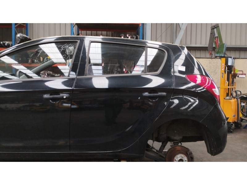 Recambio de puerta trasera izquierda para hyundai i20 comfort referencia OEM IAM   