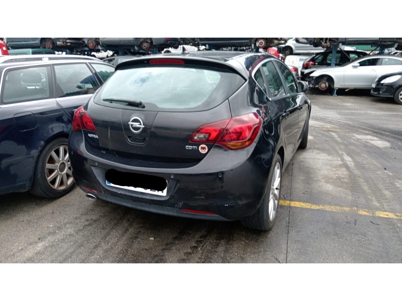 opel astra j (p10) del año 2010