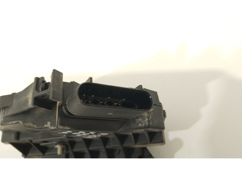 Recambio de cerradura puerta delantera derecha para ford kuga (cbs) titanium referencia OEM IAM BM5AA21812BE  