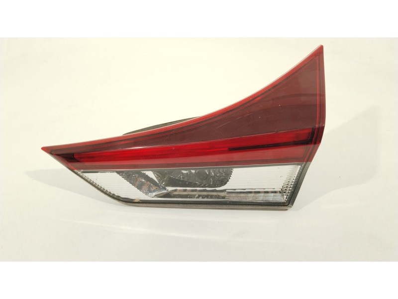 Recambio de piloto trasero derecho en porton para toyota auris hybrid active referencia OEM IAM 8158102830  