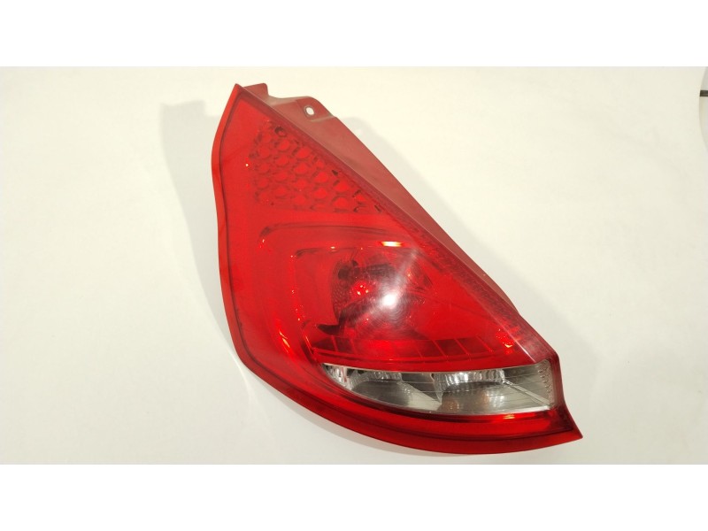 Recambio de piloto trasero izquierdo para ford fiesta vi (cb1, ccn) 1.4 tdci referencia OEM IAM 8A6113405A  