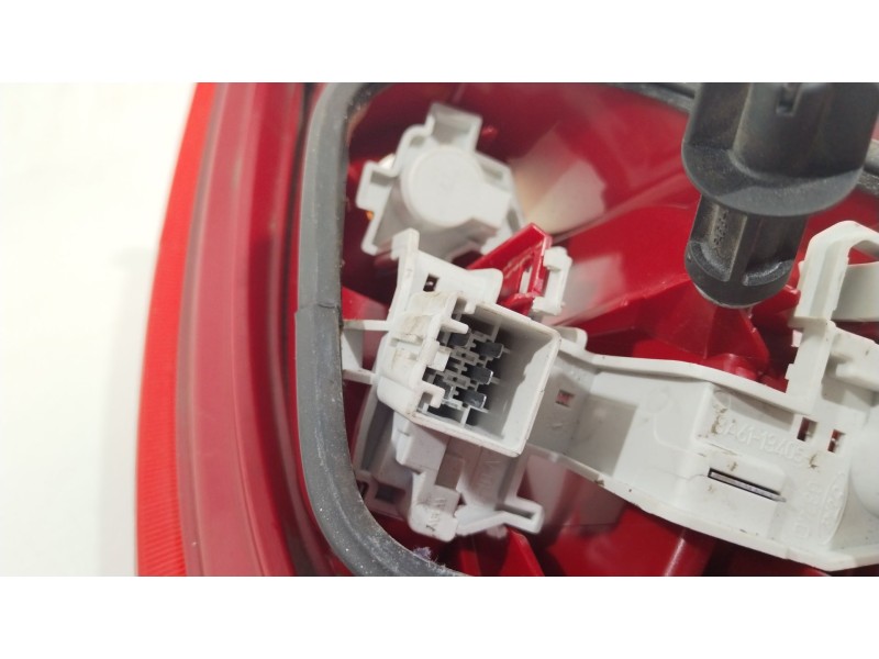 Recambio de piloto trasero izquierdo para ford fiesta vi (cb1, ccn) 1.4 tdci referencia OEM IAM 8A6113405A  