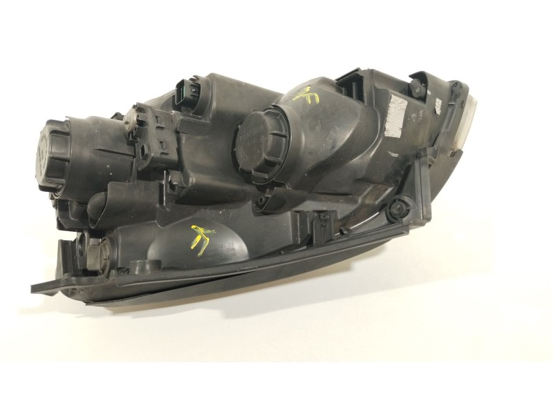 Recambio de faro derecho para kia carens (un) concept referencia OEM IAM 921021D020  