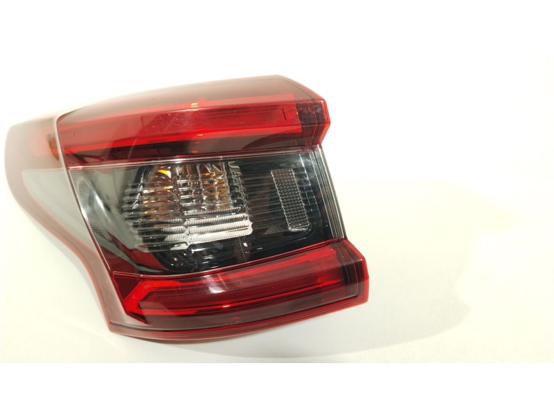 Recambio de piloto trasero izquierdo para nissan qashqai (j11) acenta referencia OEM IAM 26555HV00A  