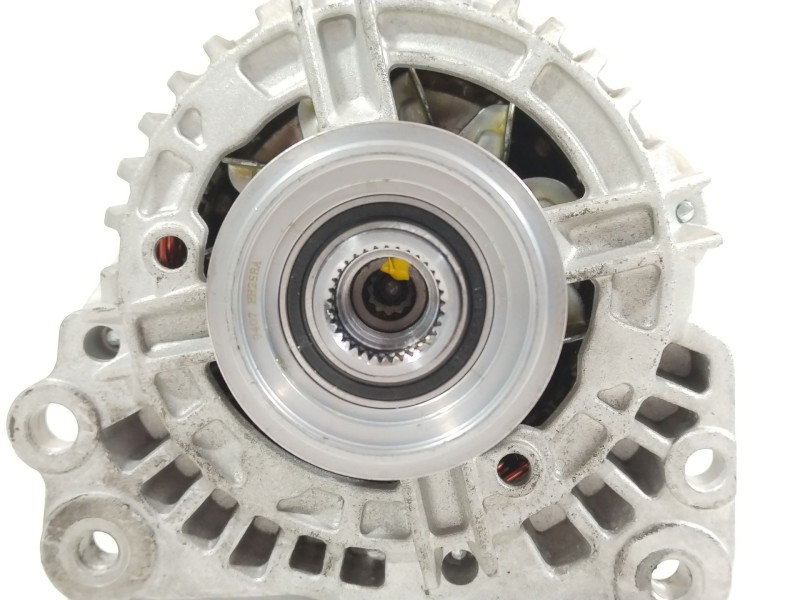 Recambio de alternador para seat ibiza ii (6k1) 1.9 tdi referencia OEM IAM 15190334  028903018AX