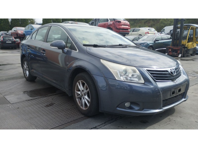 toyota avensis sedán (_t27_) del año 2011