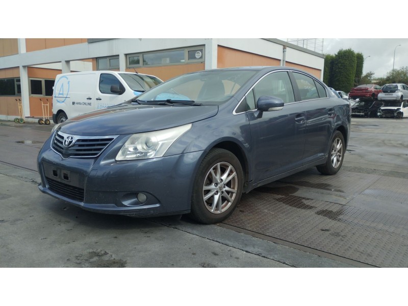 toyota avensis sedán (_t27_) del año 2011