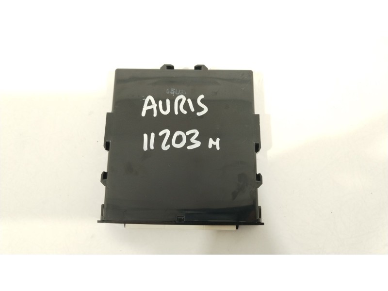 Recambio de modulo electronico para toyota auris hybrid active referencia OEM IAM 8999002380  MB2325009532