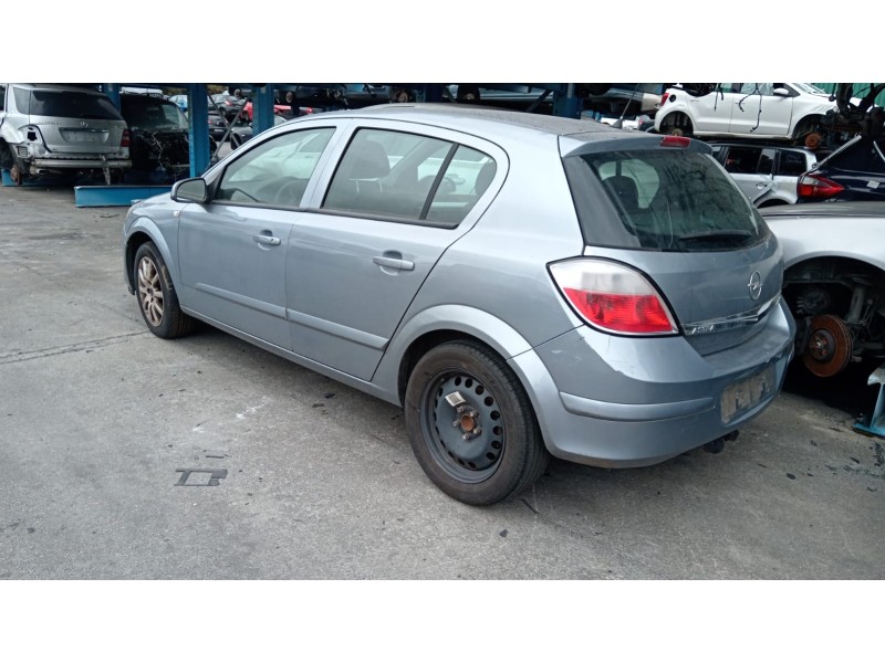 opel astra h (a04) del año 2004