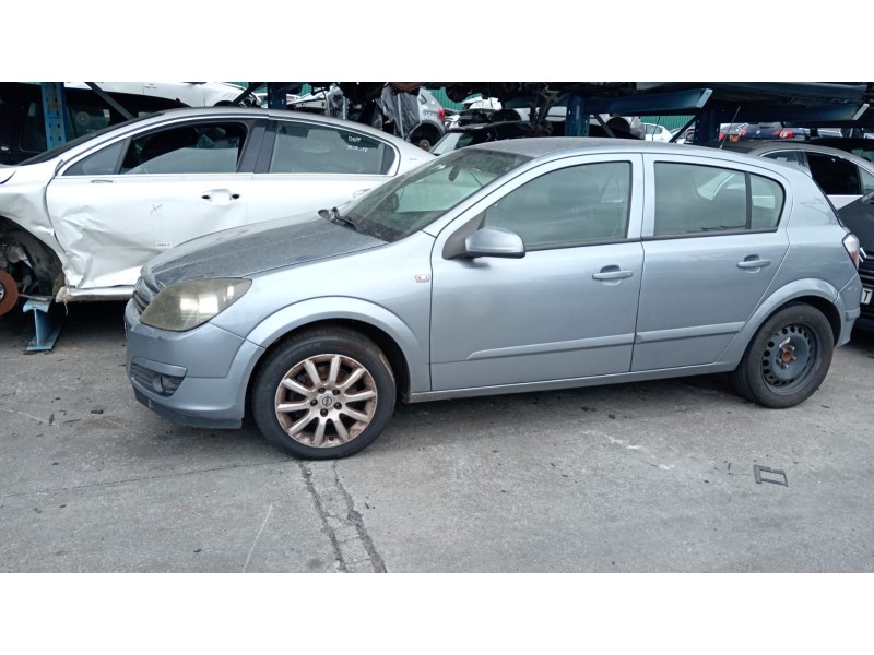 opel astra h (a04) del año 2004