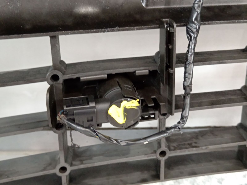 Recambio de paragolpes delantero para ford c-max (cb3) style referencia OEM IAM 7M51R17757  