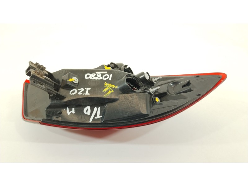 Recambio de piloto trasero derecho para hyundai i20 go! brasil referencia OEM IAM 92402C8000  