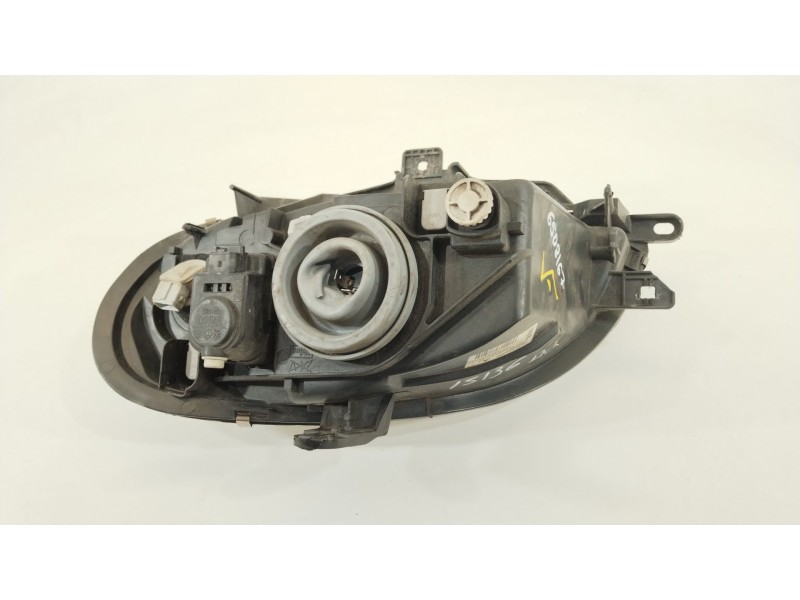 Recambio de faro derecho para citroën saxo (s0, s1) 1.5 d referencia OEM IAM 9636331680  6205W2