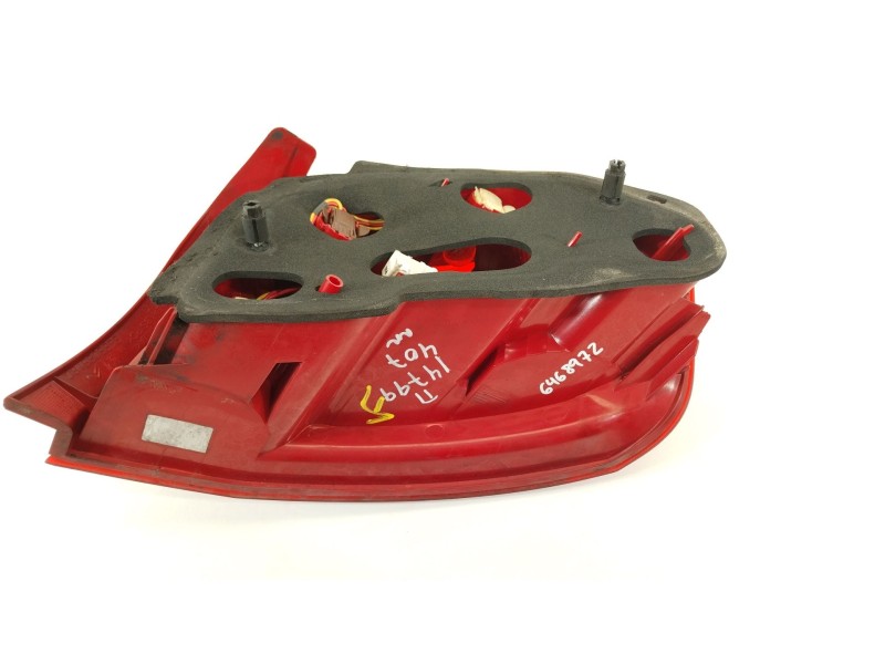 Recambio de piloto trasero izquierdo para peugeot 407 (6d_) 1.6 hdi 110 (6d9hzc, 6d9hyc) referencia OEM IAM 6350HP  