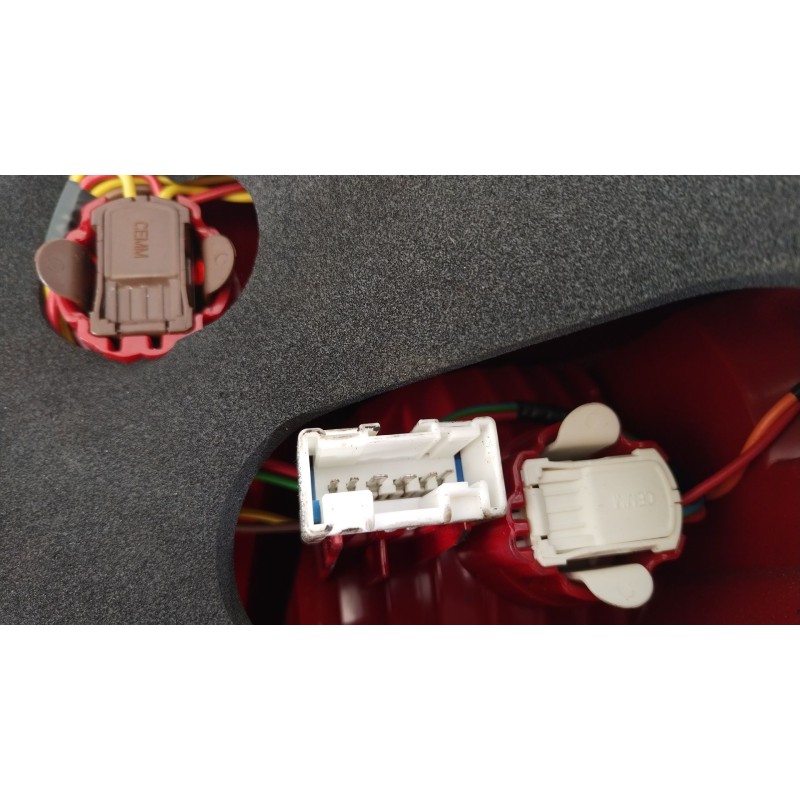 Recambio de piloto trasero izquierdo para peugeot 407 (6d_) 1.6 hdi 110 (6d9hzc, 6d9hyc) referencia OEM IAM 6350HP  