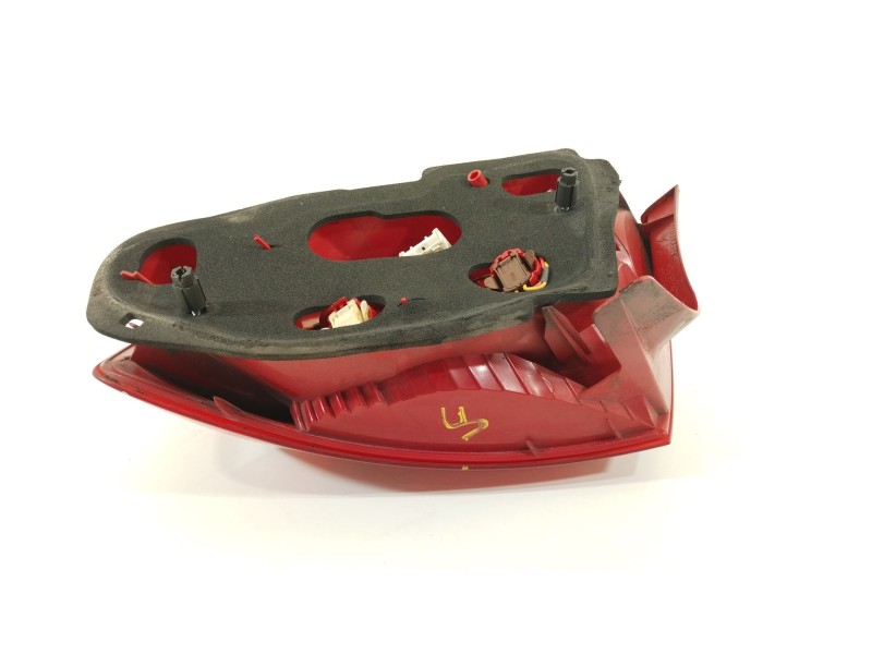 Recambio de piloto trasero izquierdo para peugeot 407 (6d_) 1.6 hdi 110 (6d9hzc, 6d9hyc) referencia OEM IAM 6350HP  