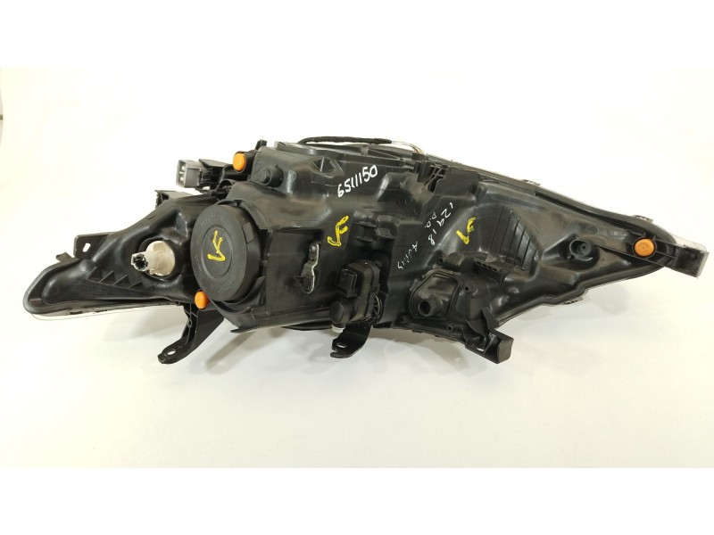 Recambio de faro derecho para toyota auris hybrid active referencia OEM IAM 8113002J61  