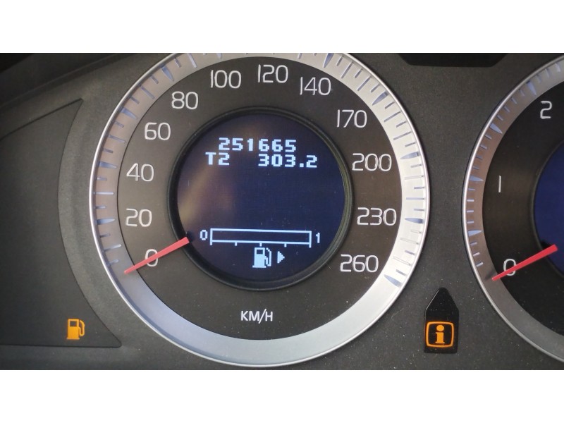 Recambio de cuadro instrumentos para volvo v60 kombi 2.4 diesel cat referencia OEM IAM 36002600  31270901AA