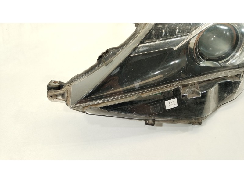 Recambio de faro izquierdo para toyota auris hybrid active referencia OEM IAM 8117002J61  