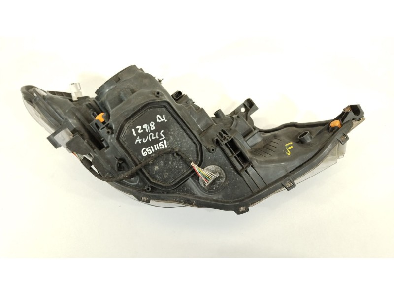 Recambio de faro izquierdo para toyota auris hybrid active referencia OEM IAM 8117002J61  
