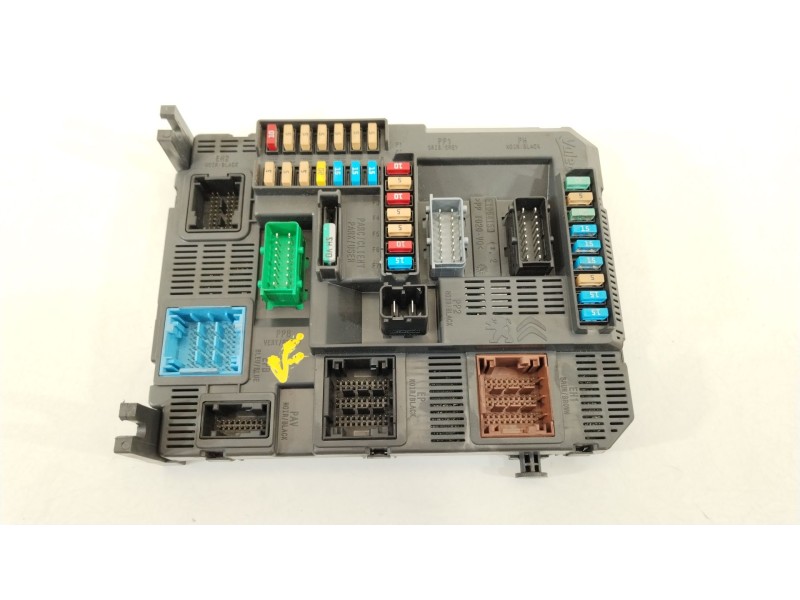 Recambio de caja reles / fusibles para peugeot 308 business line referencia OEM IAM 9807054180  BSIN0400