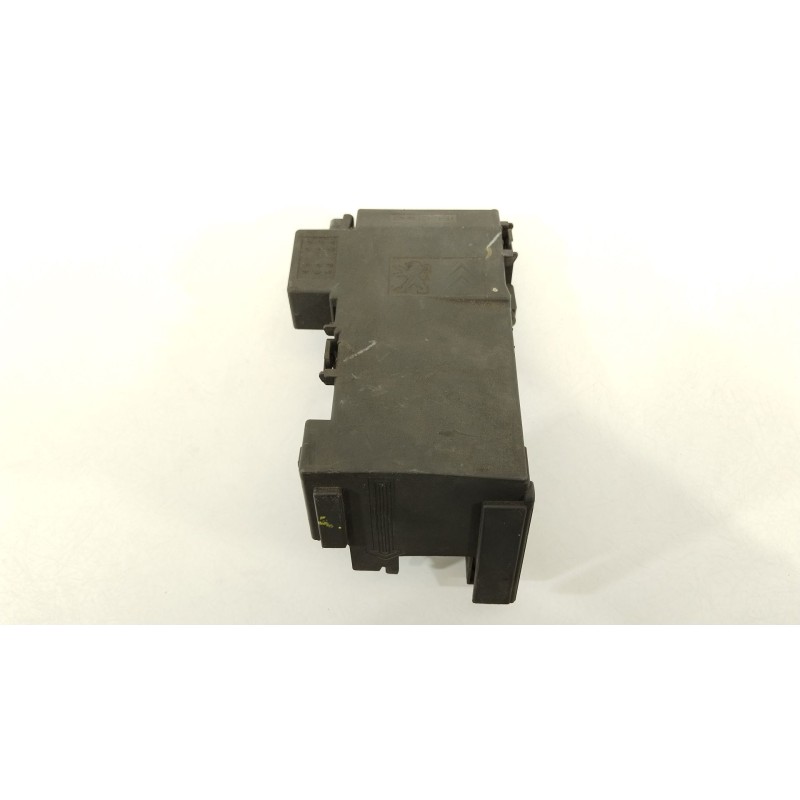 Recambio de caja reles / fusibles para peugeot 5008 (0u_, 0e_) 1.6 hdi referencia OEM IAM 9666527580 28236841 97993N02