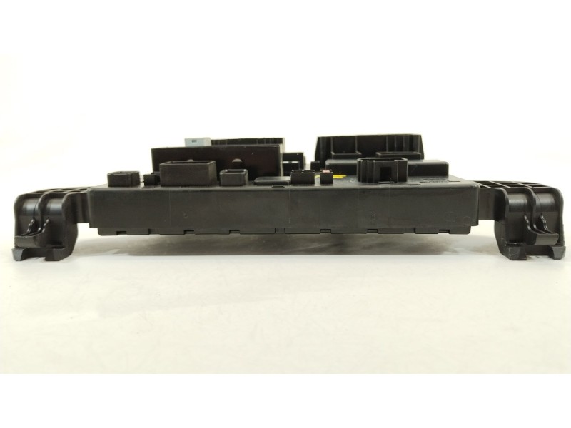 Recambio de caja reles / fusibles para opel astra j lim. 1.6 cdti dpf referencia OEM IAM 13449200  365927211