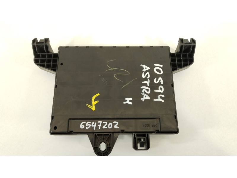 Recambio de caja reles / fusibles para opel astra j lim. 1.6 cdti dpf referencia OEM IAM 13449200  365927211