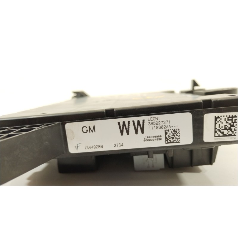 Recambio de caja reles / fusibles para opel astra j lim. 1.6 cdti dpf referencia OEM IAM 13449200  365927211