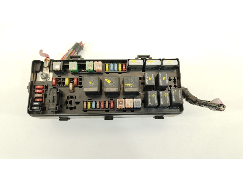 Recambio de caja reles / fusibles para chrysler 300c (lx, le) 3.0 crd referencia OEM IAM P04607524AF  5140711AA