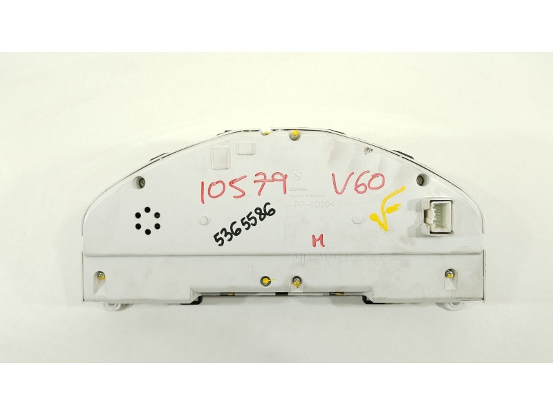 Recambio de cuadro instrumentos para volvo v60 kombi 2.4 diesel cat referencia OEM IAM 36002600  31270901AA