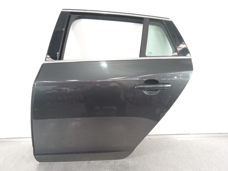 Recambio de puerta trasera izquierda para volvo v60 kombi 2.4 diesel cat referencia OEM IAM 31402403  