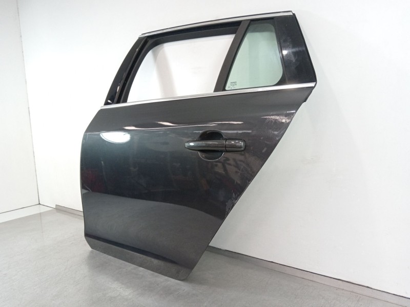Recambio de puerta trasera izquierda para volvo v60 kombi 2.4 diesel cat referencia OEM IAM 31402403  