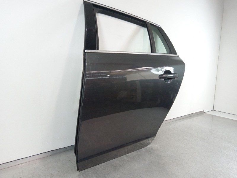 Recambio de puerta trasera izquierda para volvo v60 kombi 2.4 diesel cat referencia OEM IAM 31402403  