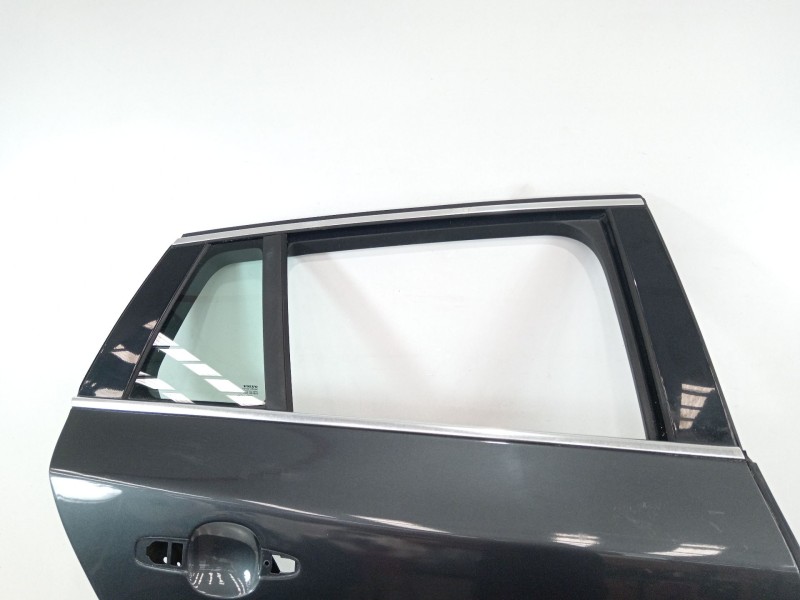 Recambio de puerta trasera derecha para volvo v60 kombi 2.4 diesel cat referencia OEM IAM 31352771  
