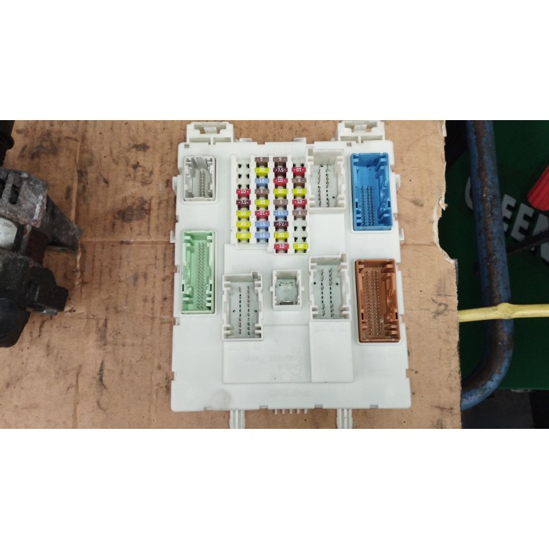 Recambio de caja reles / fusibles para ford focus iii sedán 1.0 ecoboost referencia OEM IAM BV6N14A073ES  BV6T14014HMC