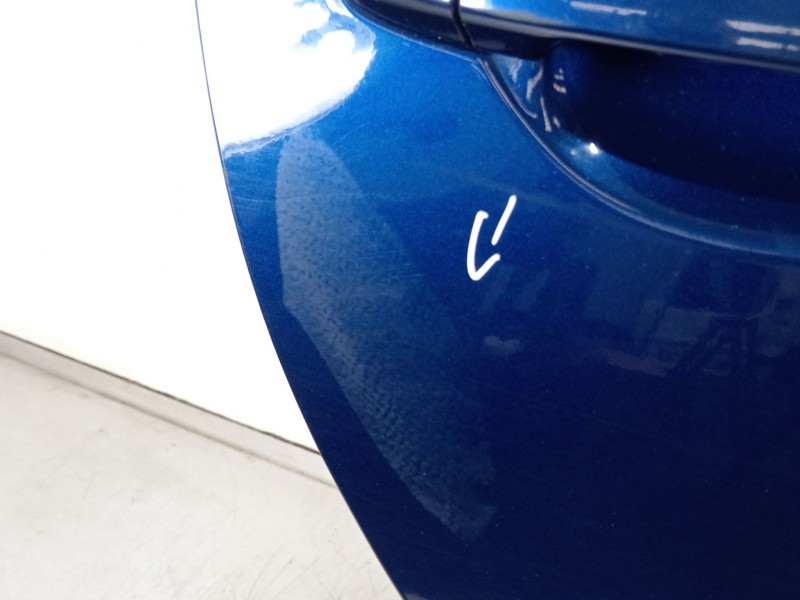 Recambio de puerta trasera derecha para toyota auris hybrid active referencia OEM IAM 6700302380  