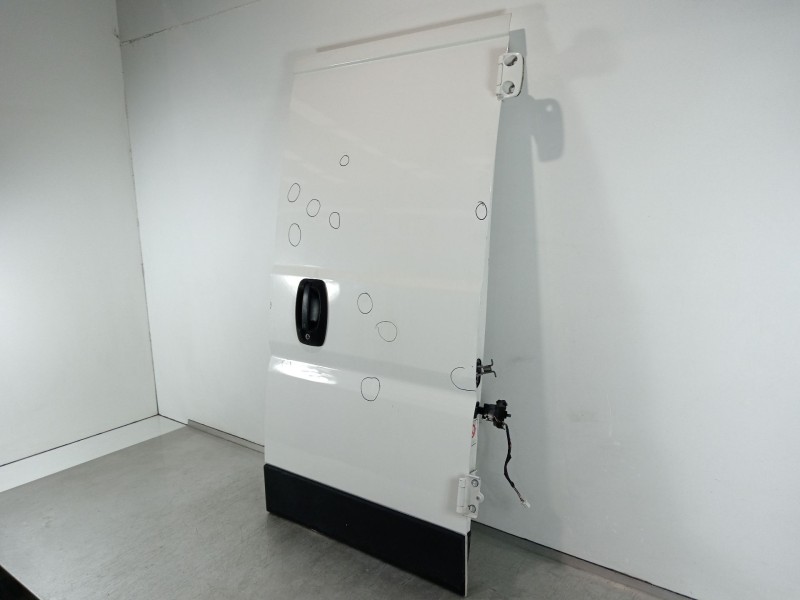 Recambio de puerta trasera derecha para peugeot boxer furgoneta 2.2 hdi 120 referencia OEM IAM 8703A5  