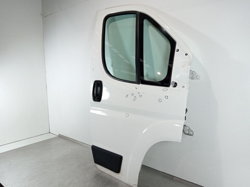 Recambio de puerta delantera derecha para peugeot boxer furgoneta 2.2 hdi 120 referencia OEM IAM 9004Y1  