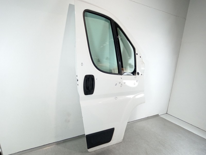 Recambio de puerta delantera derecha para peugeot boxer furgoneta 2.2 hdi 120 referencia OEM IAM 9004Y1  