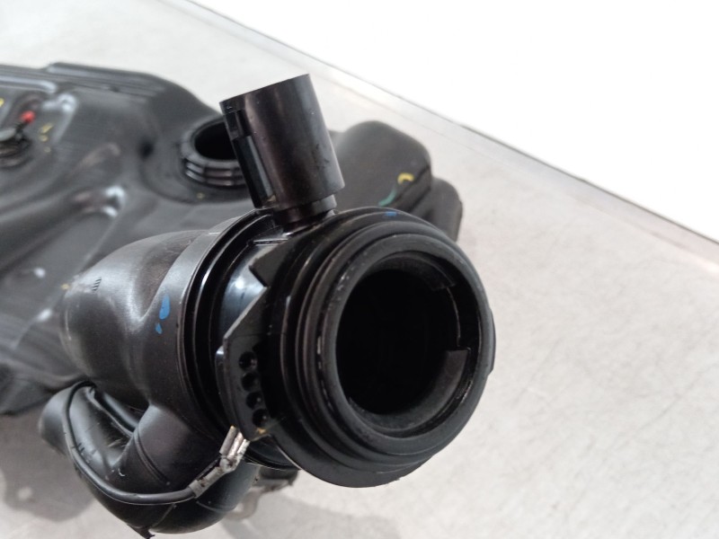 Recambio de deposito combustible para renault clio iv (bh_) 0.9 tce 90 referencia OEM IAM 172032566R 8201127628 