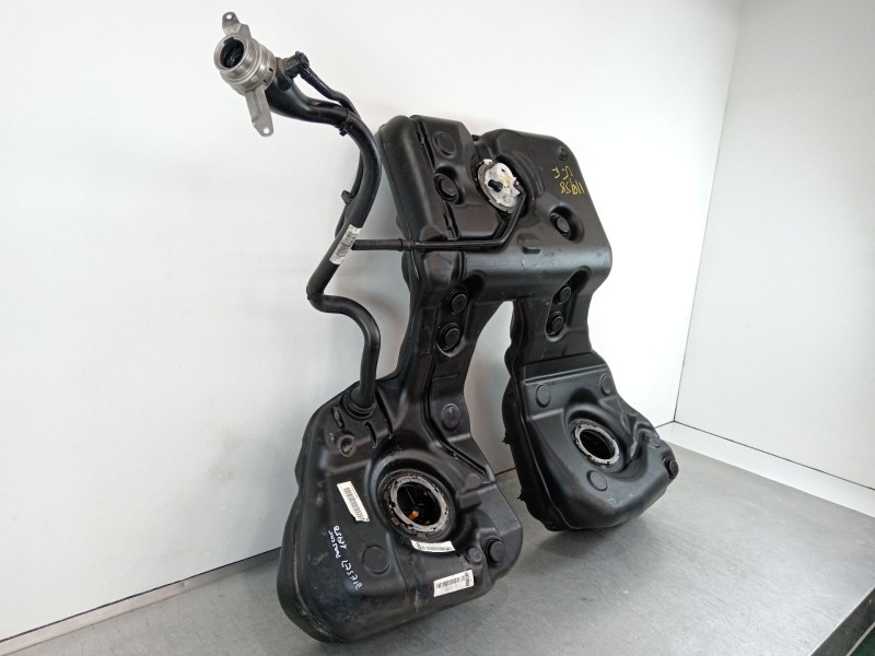 Recambio de deposito combustible para porsche panamera diesel referencia OEM IAM 97020102213  